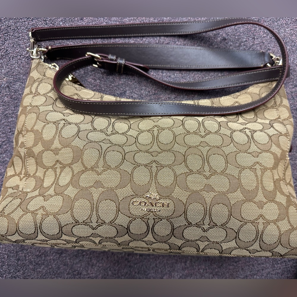 Coach hobo stole handbag, black and gray, removable strap 12x12.
